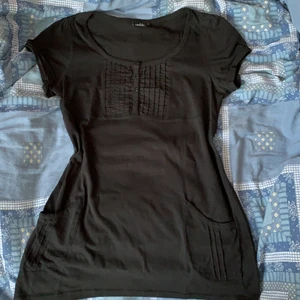 Babydoll topp - Säljer denna babydoll topp i storlek L men passar mig bra som är S, dock sitter den inte tajt och har använt den som tunika💗 Jättefint skick och inga skador