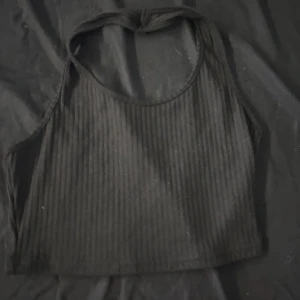 Linne - Linne med ”banden” rund nacken Aldrig använd Lite genomskinlig 