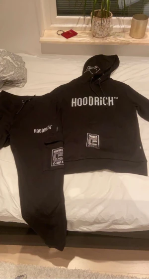 Hoodrich dress - Hoodrich dress storlek s, vid snabb affär kan gå ner lite i pris och inga skador elr liknande