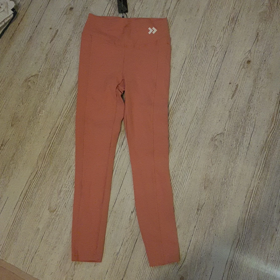 Rosa nya träningstights. Lager 157.