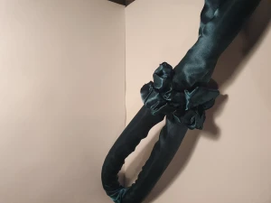 Heatless hair styling - Hi! Available at kungsholmen, shipping can be discussed :)   condition: good size: curler 90cm, rollers 7x2cm price: 99kr extra: 2 scrunchies, 13 rollers