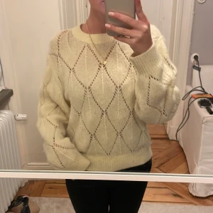 Stickad tröja  - Jättefin stickad tröja från otherstories