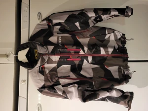 Skoterjacka  - Klim Tomahawk. Endast använd 1 gång. 