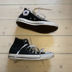 Converse 38/39! - Converse i fint använt skick. Passar mig som har 38,5/39!