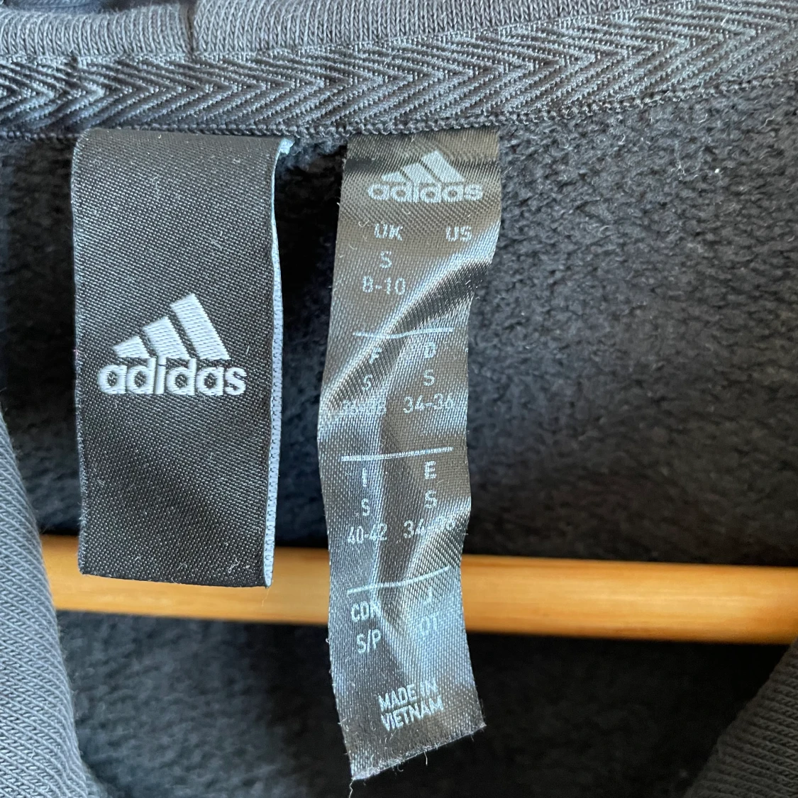 En adidas kofta med dragkedja  - 91