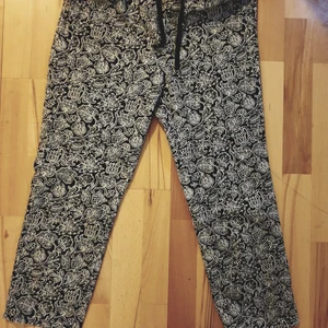 Härliga somma byxor  - Härliga somma byxor 30/32