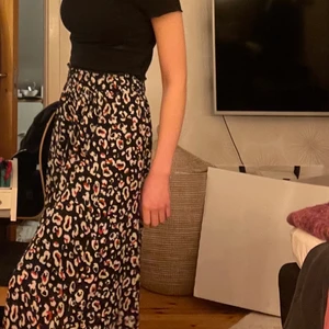 Sommarkjol - Långkjol. Ursnygg som strandkjol till exempelvis en svart bikini!!!!