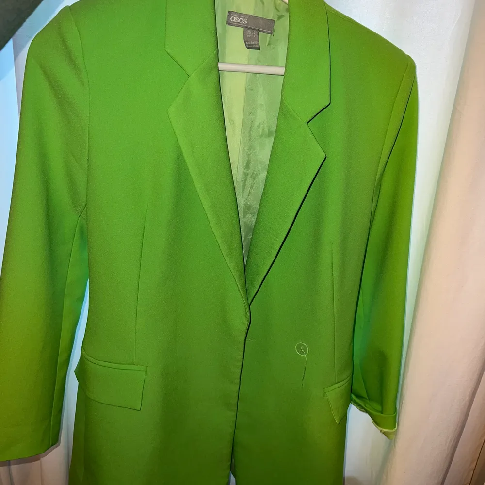 Fin grön kavaj från Asos. Kostymer.