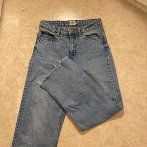 Jätte fina ljusblå jeans från lager 157! Jag använder inte jeansen längre men jag älskar verkligen den!! Det är en fin shape och den säljs inte längre i deras butik tror jag inte. Kontakta mig för mer information 