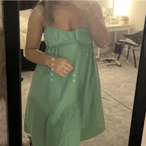 Zara klänning - Super fin zara klänning, lånade bilder🫶🏻