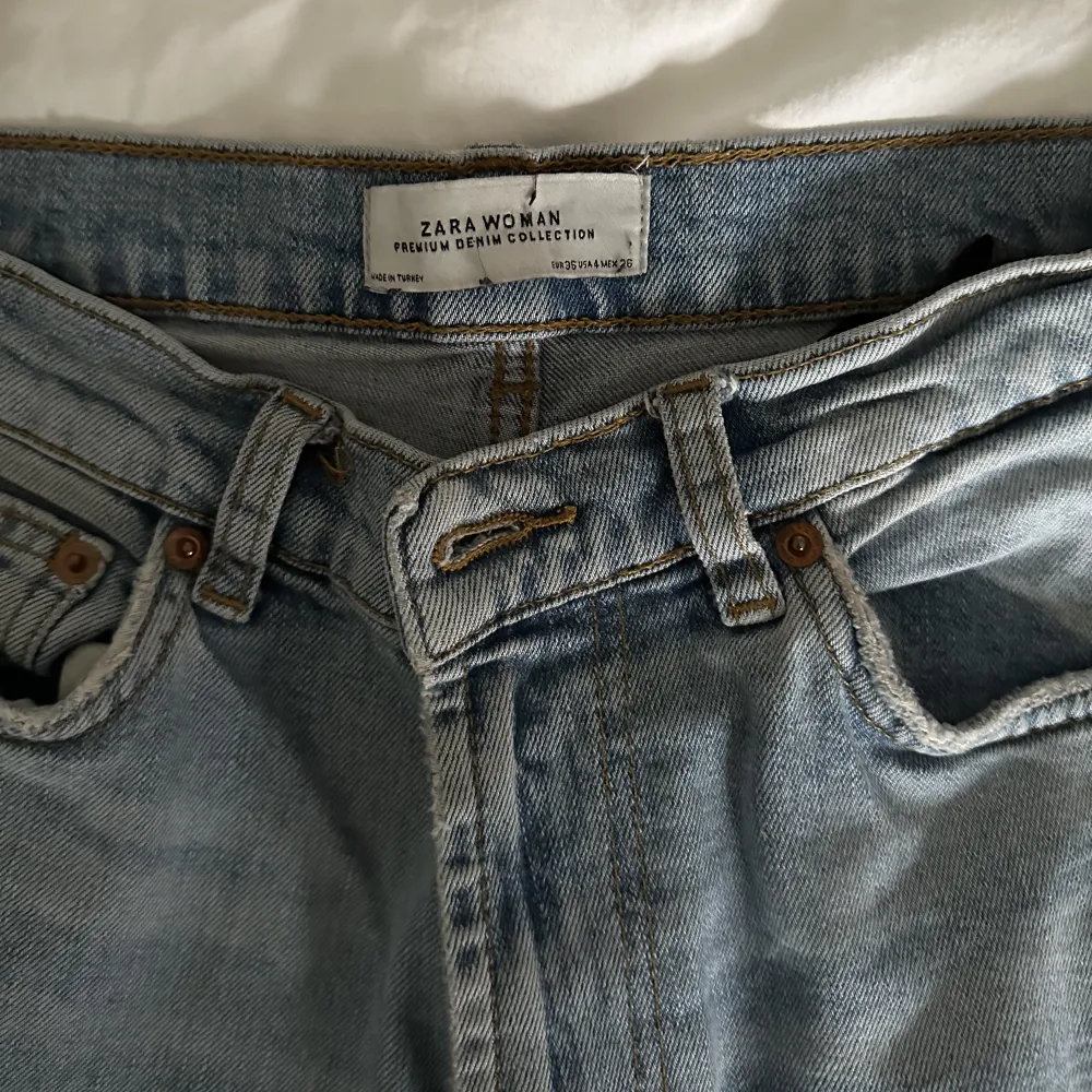 Raka Jeans från Zara, High Waist 💙. Jeans & Byxor.