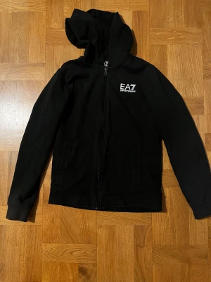 EA7 tröja - 160cm