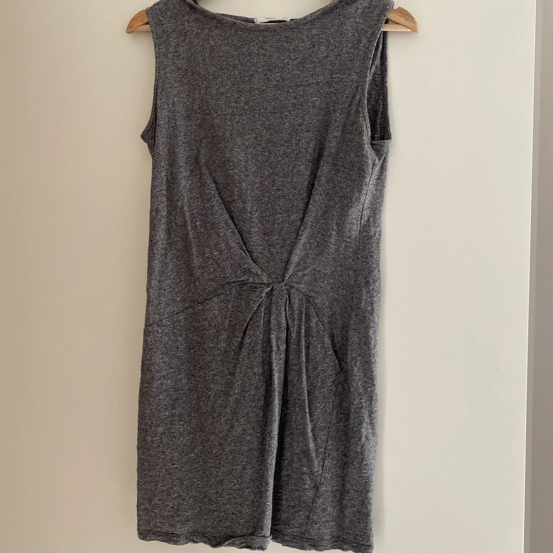 Grå klänning från Mango - 91