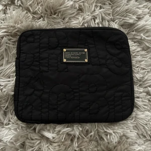 Marc Jacobs iPad fodral - Kopia, i fint skick. 