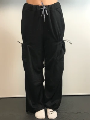 Cargo byxor - Mjuka Cargo mjukisar från yesstyle. M men liten i storleken.