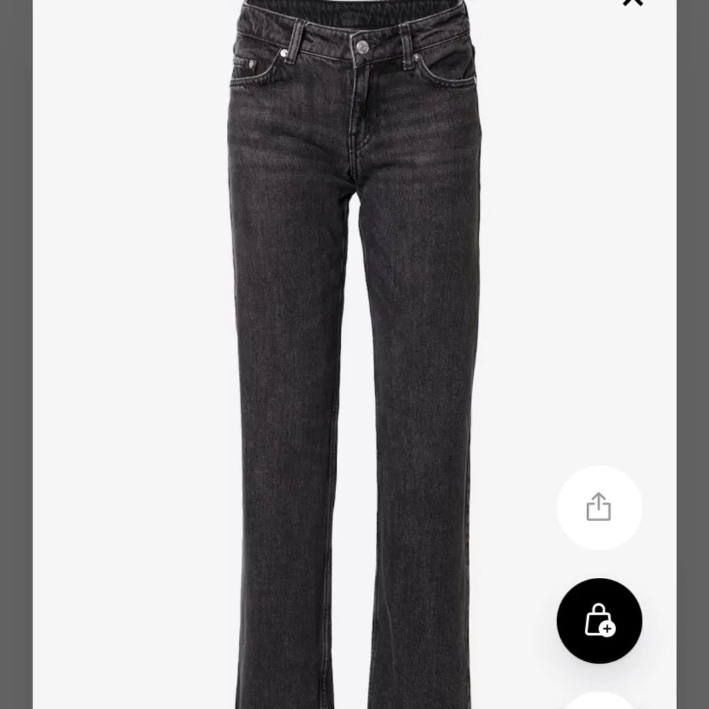 Weekday jeans: arrow low  Aldrig använda. Strlk 24/30 Inte mina bilder*. Jeans & Byxor.