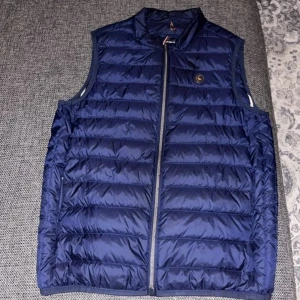 Fin El Ganso väst - Fräsch, exklusive och mordern! Stl.44 (S),herr 9,5/10 skick!