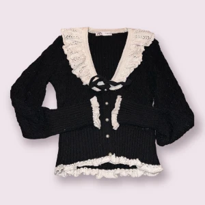 Trendig TikTok blus - Populära Zara blus i storlek medium. Nyskick.