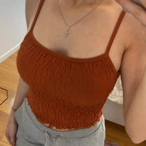 Orange linne  - Orange linne ifeån Ginatricot. Storlek xs. 