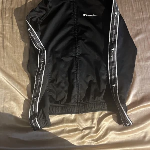 Champions vct tröja storlek S - Storlek s  skick 7/10 Säljer den för att jag har växt ut den