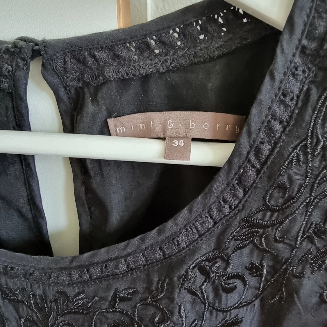 Klänning från Mint &Berry. Storlek xs - 91