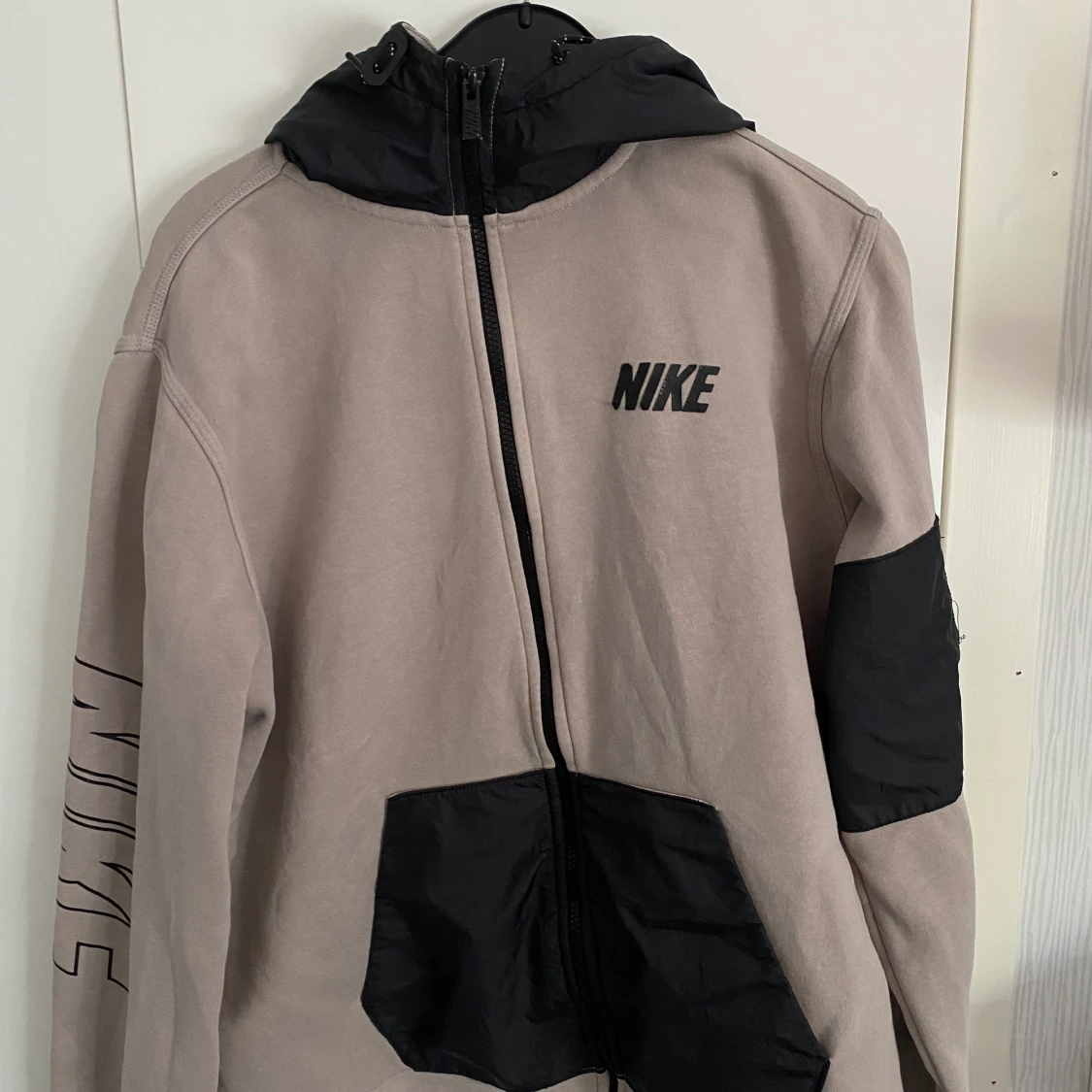 Nike jacka/hoodie - 90