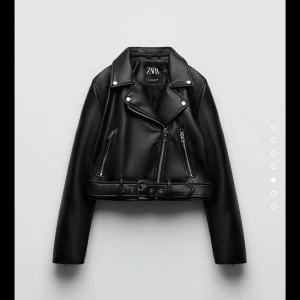 skinjacka  - super fin och skön skinnjacka från zara i strl S, skulle även säga att den passar från xs-M. ändast använd ett fåtal gånger och ser ut som ny, skriv i dm kring frågor eller mer bilder💗💗