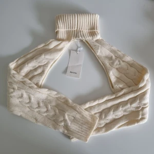 Crop top / Bolero - från bershka med prislapp kvar!  Storlek xs 