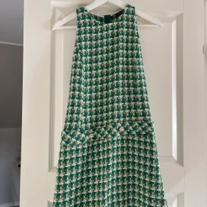 Klänning från Zara - Använd bara en gång, som ny