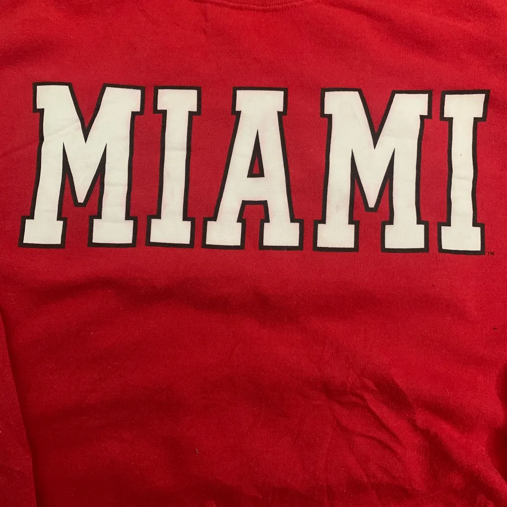✅ Vintage Miami Sweatshirt                                                            ✅ Size: Large                                                                                           ✅ Condition: 10/10 . Hoodies.