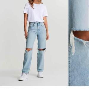 Dessa populära jeans har tyvärr blivit försmå för mig💗 kan frakta om köparen står för frakten⭐️