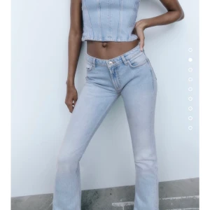 Lådmidjade jeans - Säljer mina fina låga jeans från zara i strl 38, men små i storleken som alla zara jeans, de är långa i benen och endast använda 3 tillfällen 💕