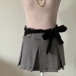 Randig kjol - Snygg kjol för endast 85kr, aldrig använd. Storlek 34❤️