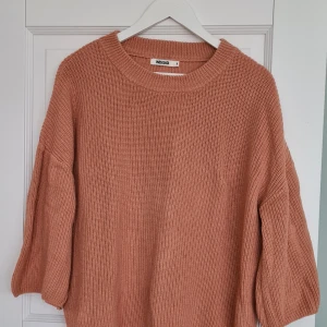 Varmrosa stickad tröja, ny - 100% Bomull Ny från indiska Lite oversized modell med breda armar