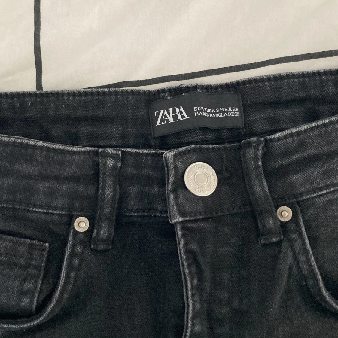 Stretchig jeanskjol från Zara - 90