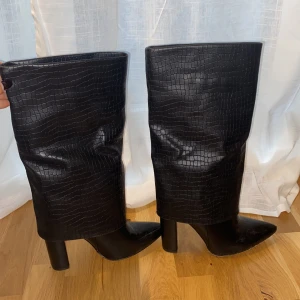 Klackar/boots - Otroliga klackar som dessvärre inte kommer till användning för min del! 400 kr + spårbar frakt 