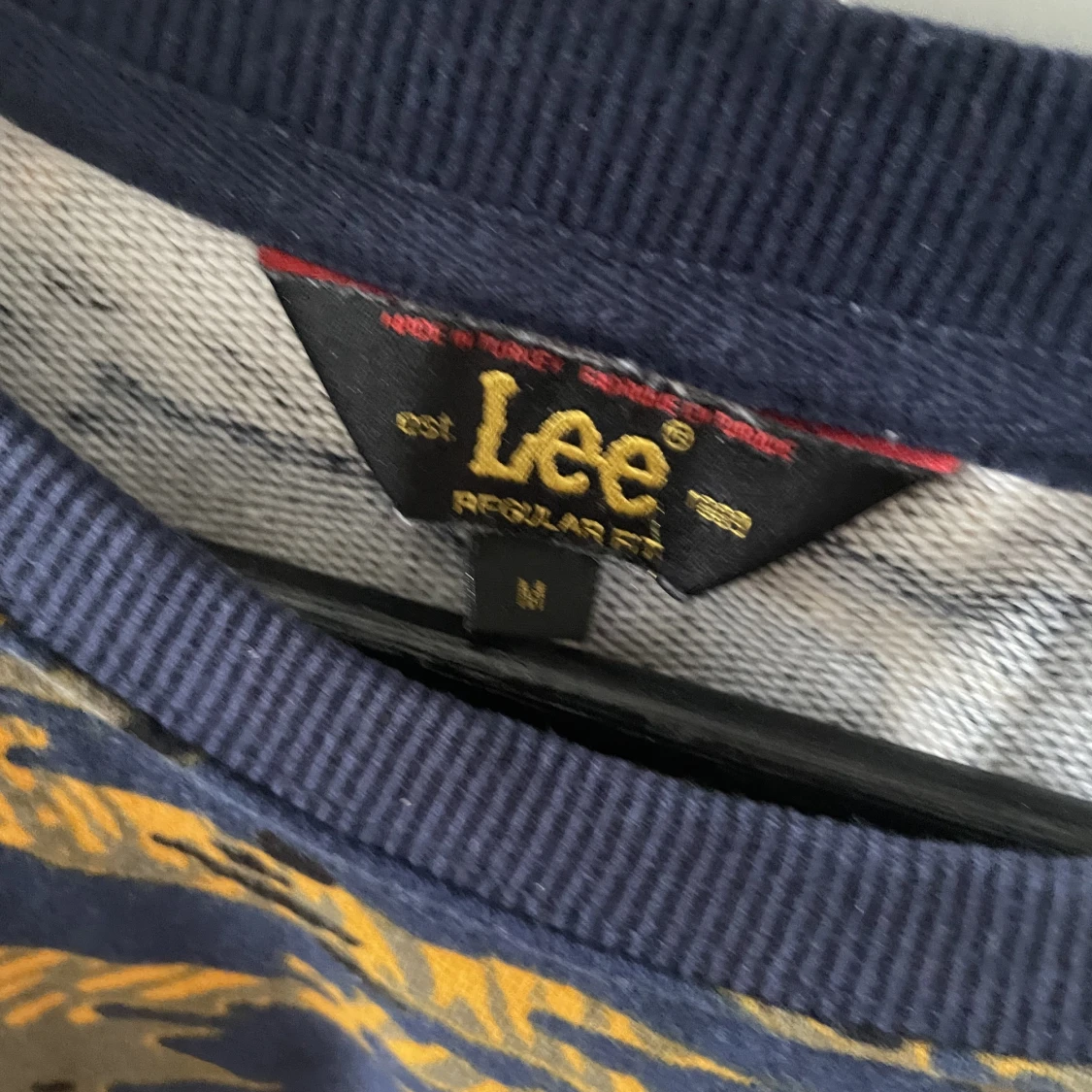 Blåmönstrad collage tröja - 90