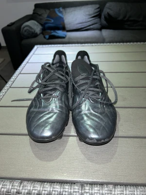 Adidas Copa  - Adidas copa i storlek 44, inte använda så mycket. Nypris ligger på 2200. Skorna har lite slitage på framsidan av  skon. Men skorna är väldigt sköna☺️