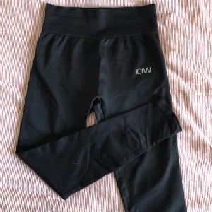 Icaniwill tights - Ett par icaniwill tights i storlek s, knappt använda!