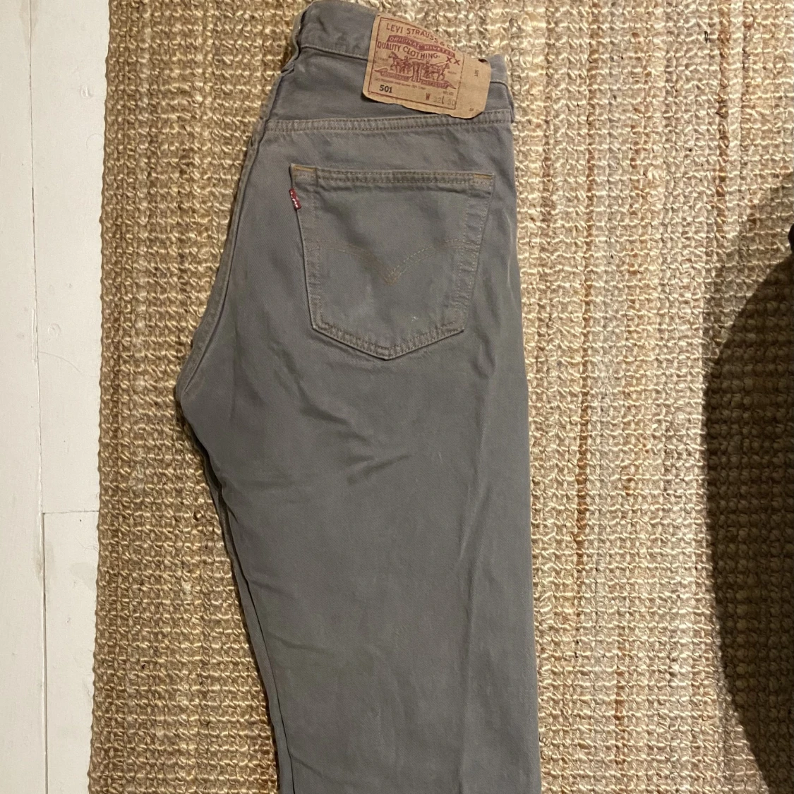 Gråa Levis 501, strl 32,30 - 91