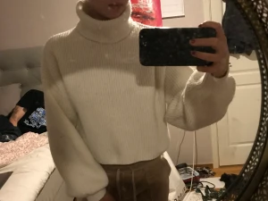 Stickad tröja - Vit stockad polo storlek s-M