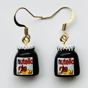 Nutella örhängen 🍪 - Nickelfria krokar och fri frakt. 🍪