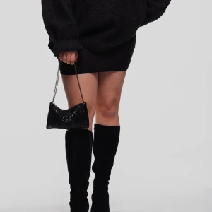 GLITTER VÄSKA - GLITTER VÄSKA. Glittrig handväska med silvriga detaljer. Bra skick.