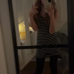 Klänning  - Klänning shein. Köparen står för frakten. Bra skick.