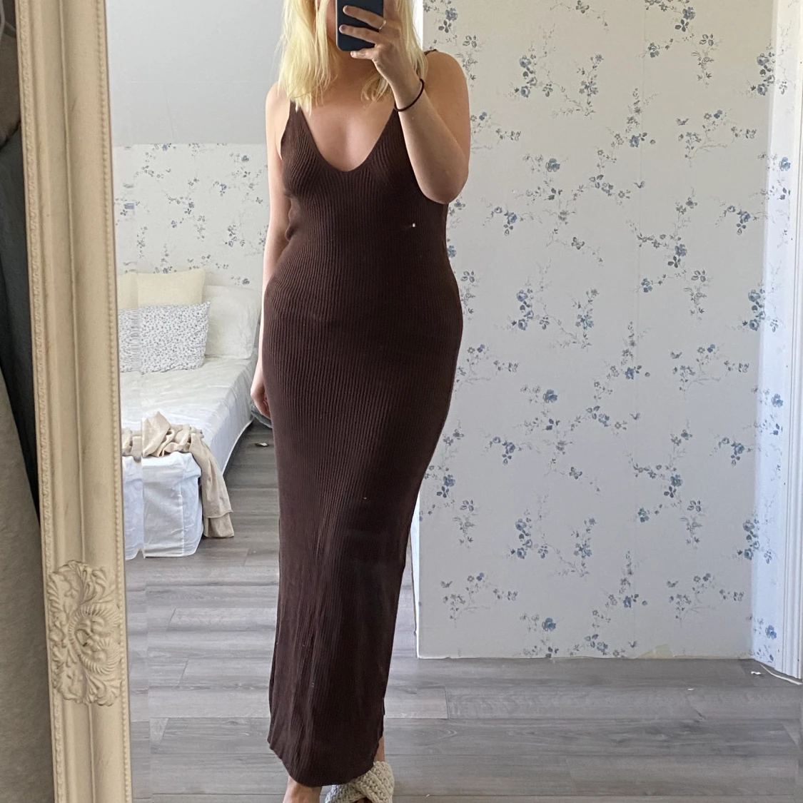 Ribbstickad brun klänning NA-KD - 90