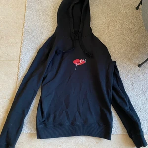 Saint Laurent Hoodie  - Helt okej skick, storlek L, men sitter som S/M.