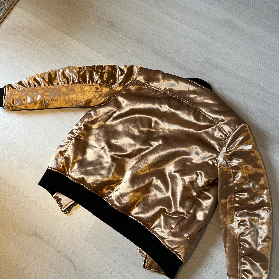 Bomberjacka vårjacka guldfärgad S - 91