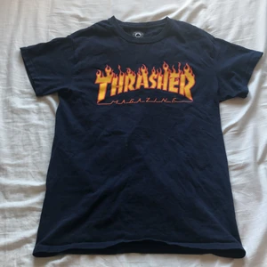 Thrasher tröja - En fin thrasher tröja i storlek S. Knappt använd då den inte var riktigt min still och därav är den i väldigt bra skick.