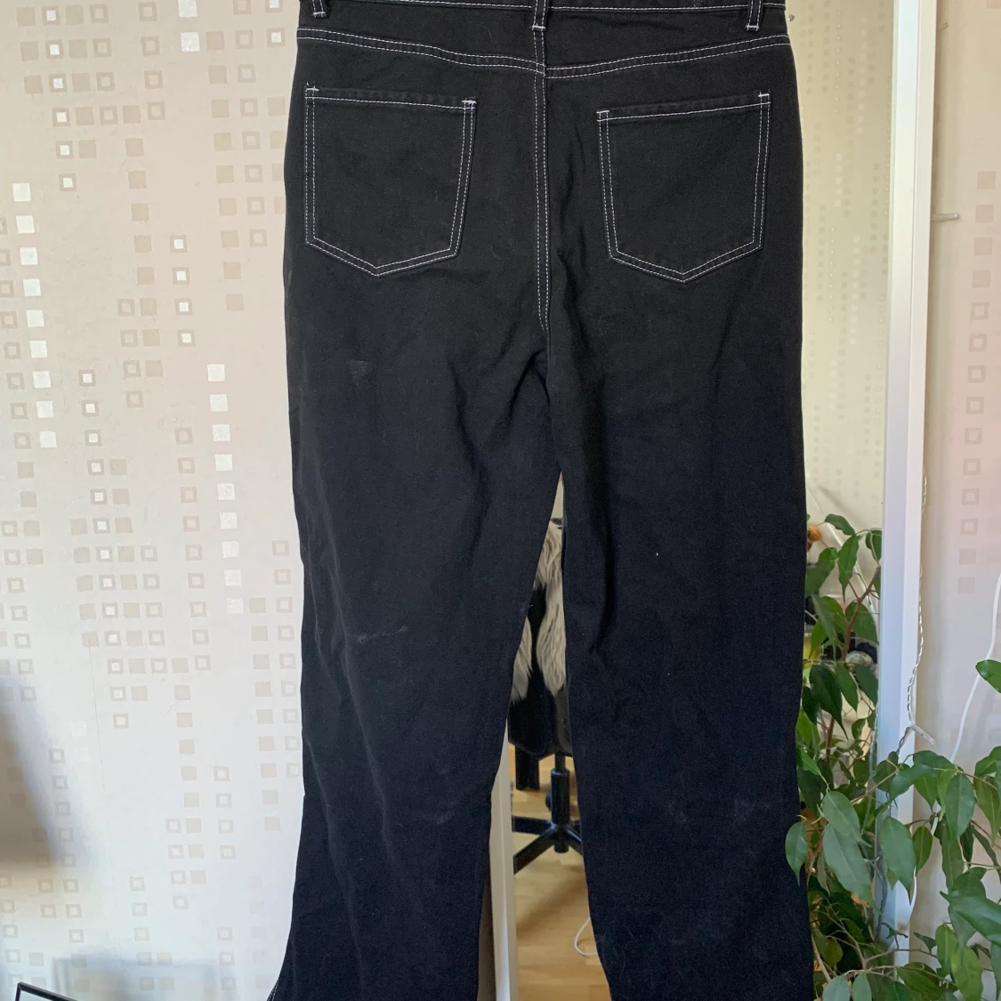 Svarta jeans med detaljer  - 90
