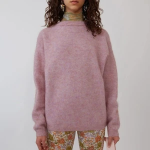 Dramatic Mohair Sweater - Acne Studios - Skitmysig stickad mohair sweater i dusty pink från Acne. Väldigt gott skick.